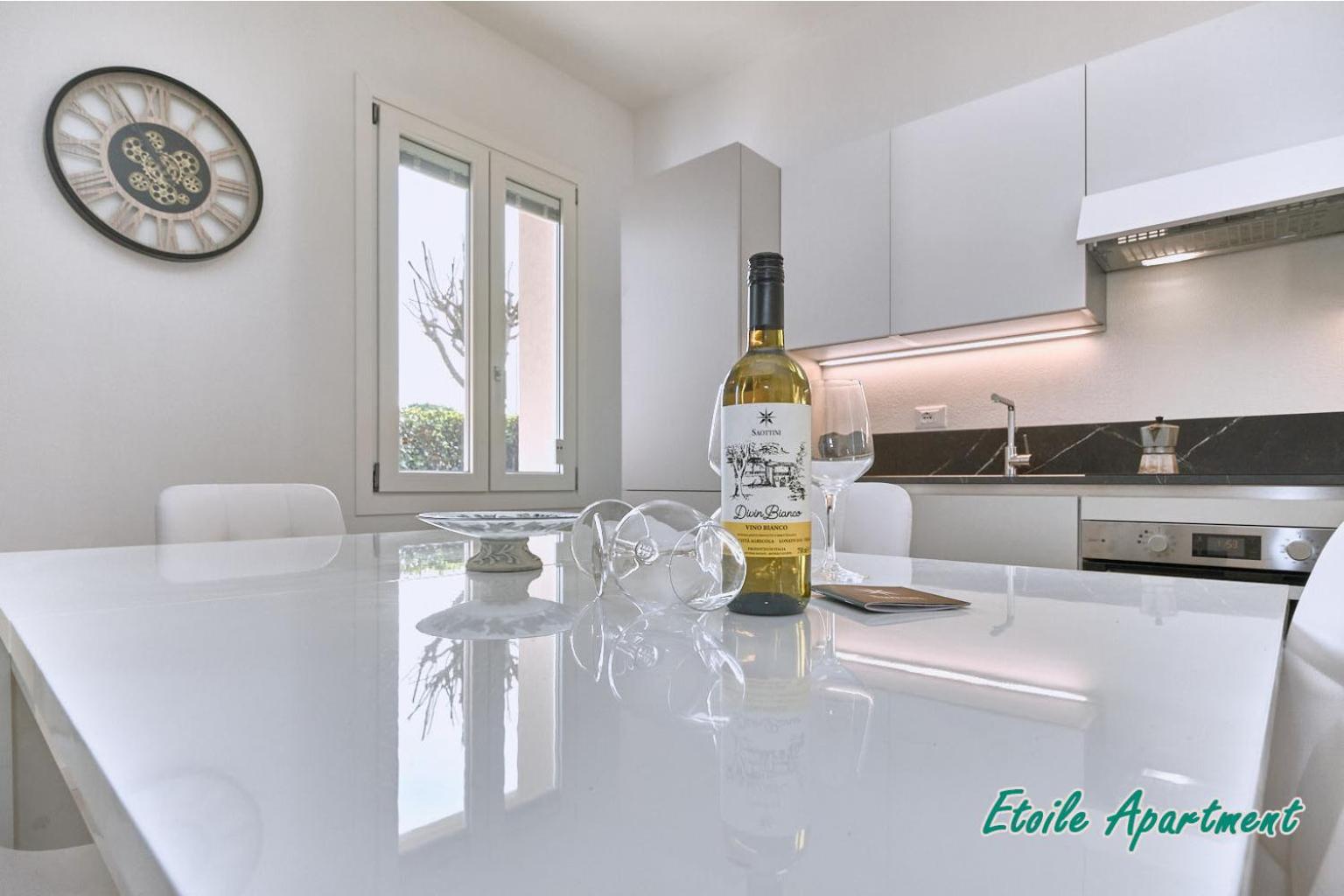 Casa Monique Apartments เดเซนซาโนเดลการ์ดา ภายนอก รูปภาพ