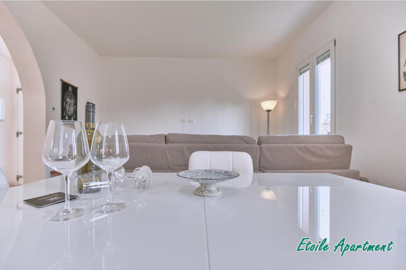 Casa Monique Apartments เดเซนซาโนเดลการ์ดา ภายนอก รูปภาพ
