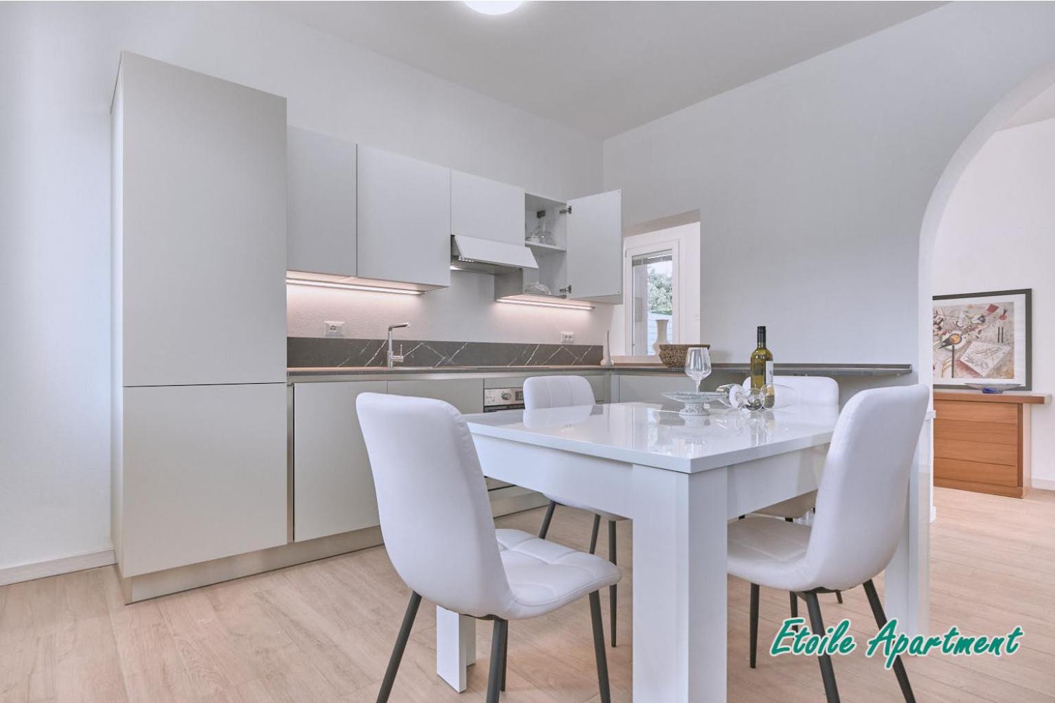 Casa Monique Apartments เดเซนซาโนเดลการ์ดา ภายนอก รูปภาพ