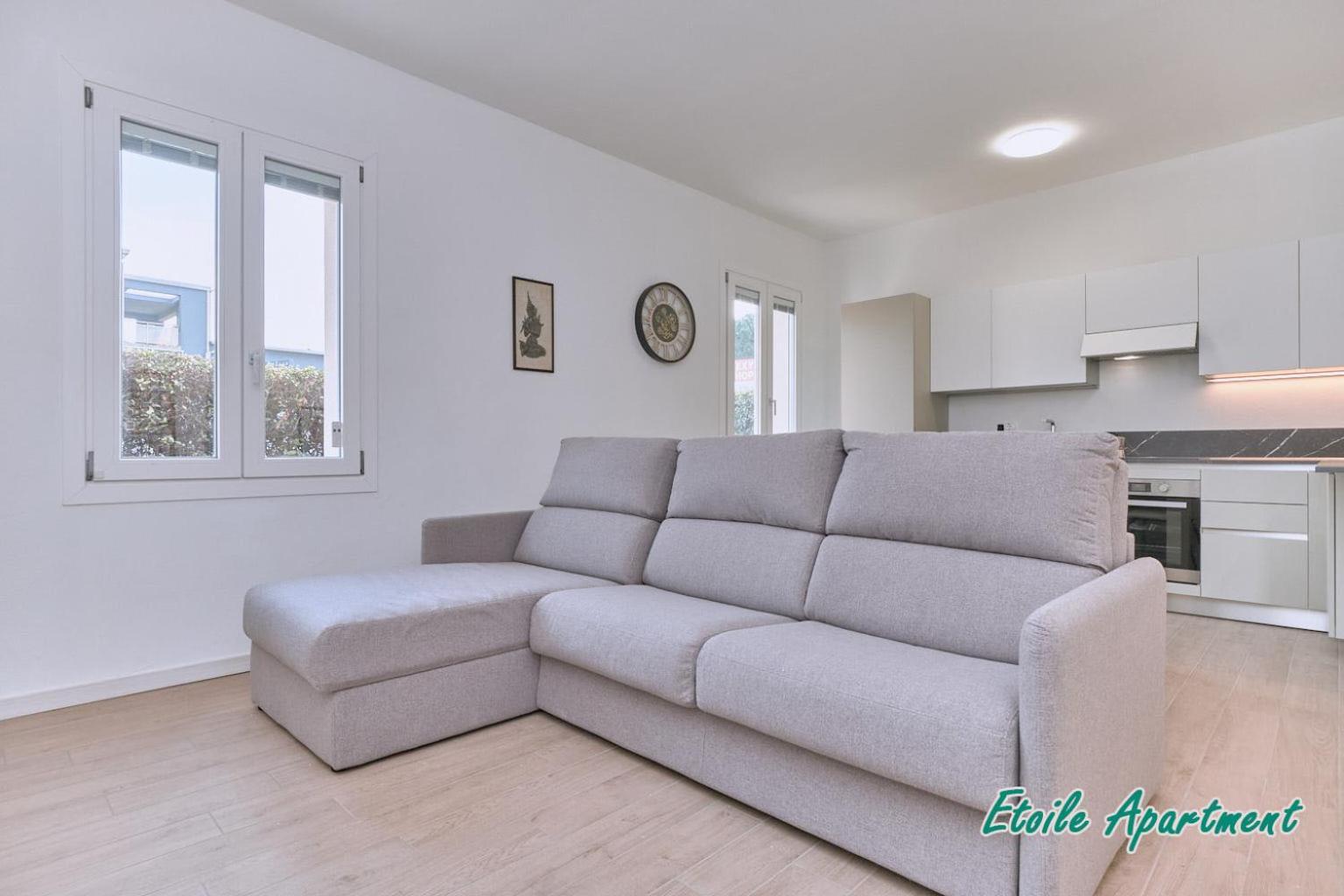 Casa Monique Apartments เดเซนซาโนเดลการ์ดา ภายนอก รูปภาพ